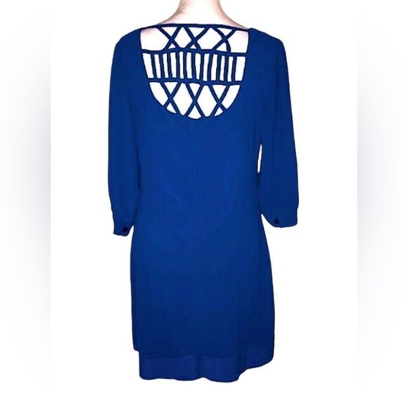 💕5️⃣Body central blue size Small dress with cut out design on the back NWT - Picture 1 of 4